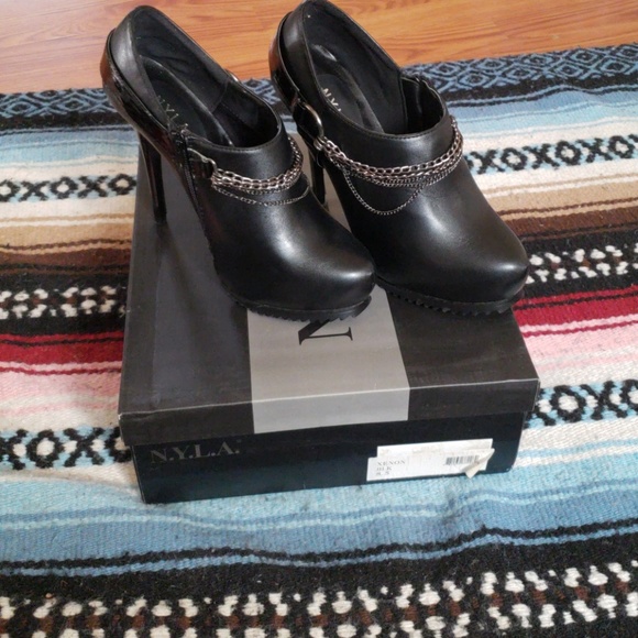 N.Y.L.A. Shoes - N.Y.L.A bootie Heels